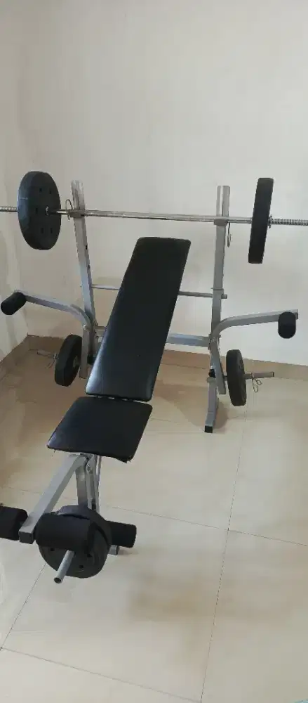 Adjustable bench press + Barbel 40KG
