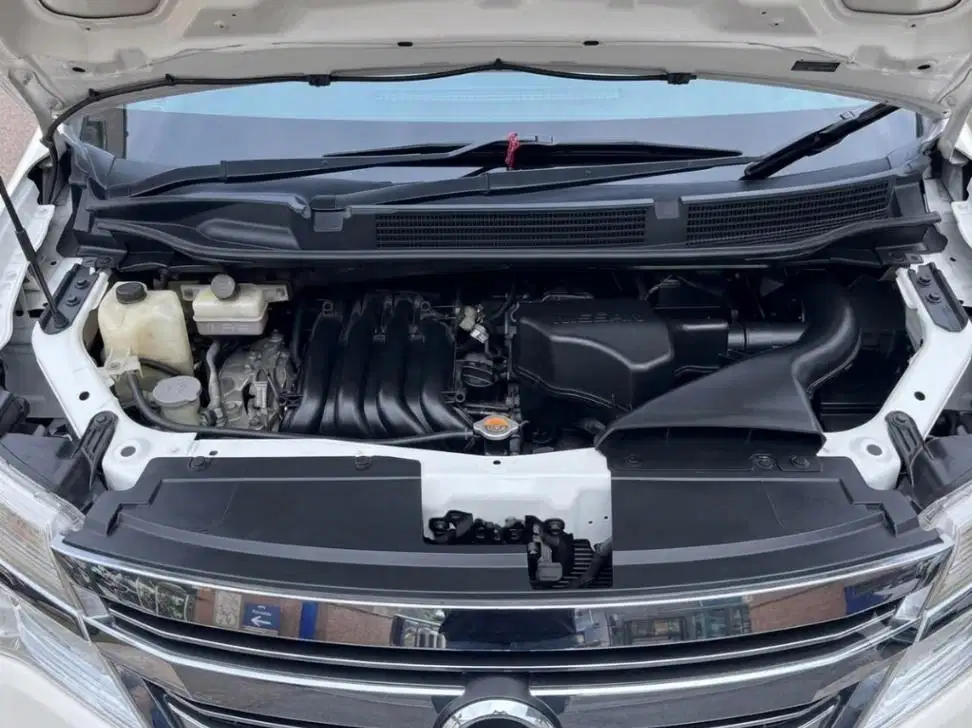Nissan Serena 2.0 Highway Star Autech Panaromic Bensin AT 2016 Putih