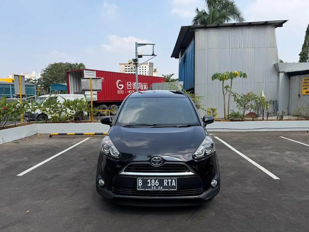 Toyota Sienta V 2016