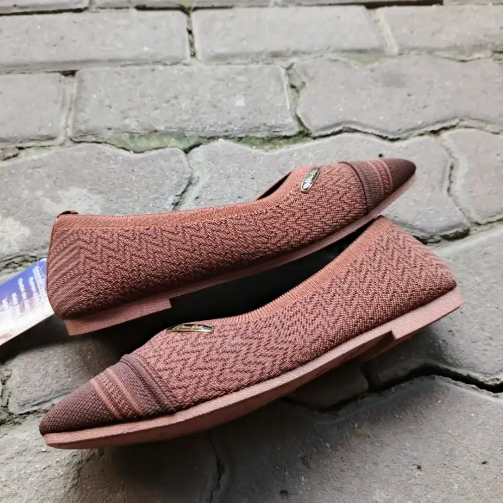 SEPATU SLIPPER NEWERA