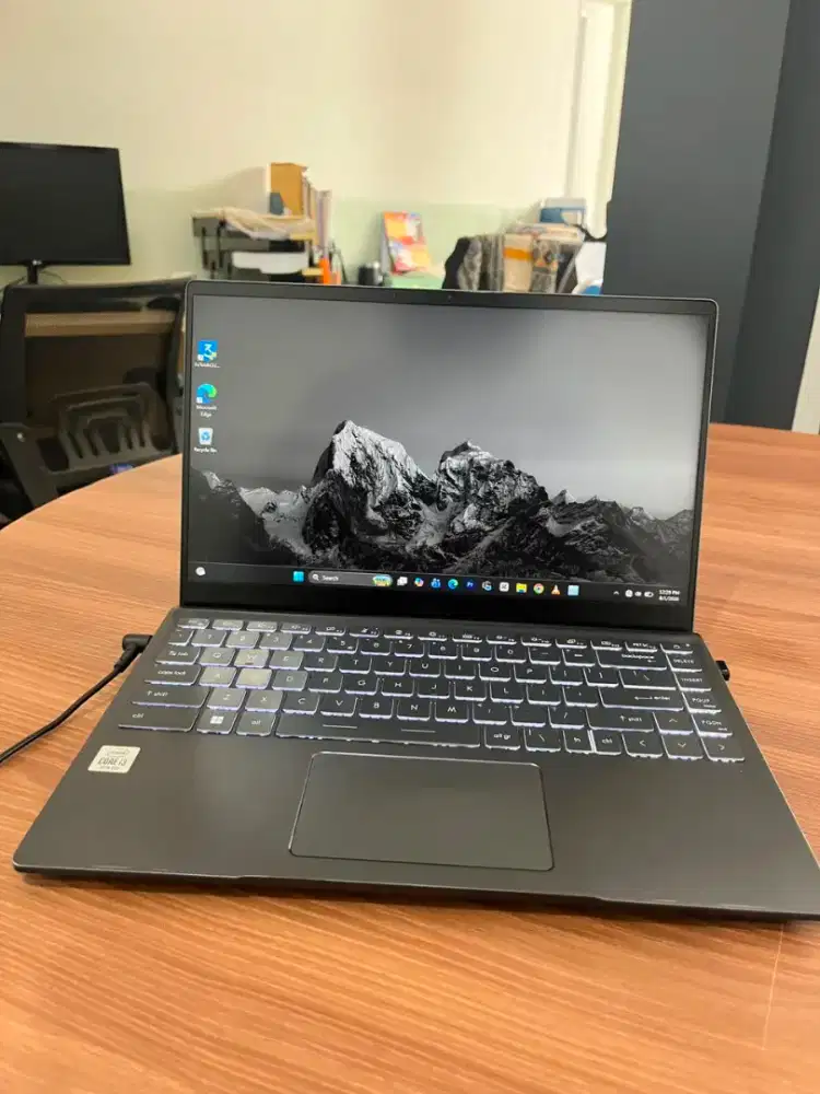 Laptop MSI Modern 14 I3 Gen 10 Ram 8GB memori 256GB