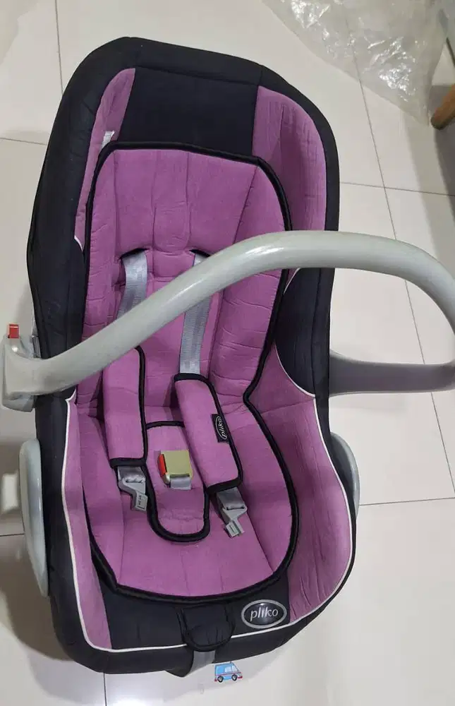 Car seat bekas. Baby carrier /car-seat