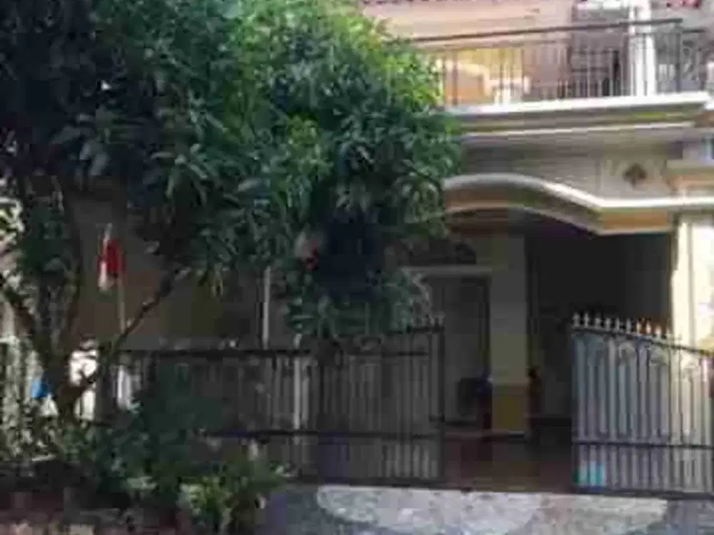 rumah' 2 lantai siap huni cluster 
di royal residence - Jatinegara