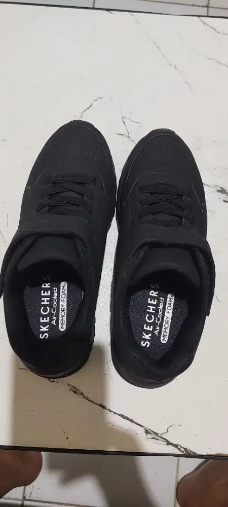 Skechers anak no 36