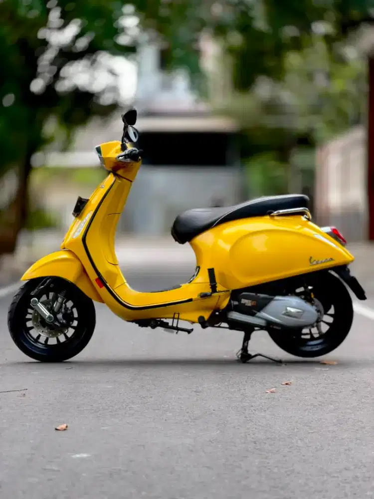 VESPA SPRINT IGET LIMITED ADVANTURE 2017 KUNING - TERMURAH SEINDONESIA