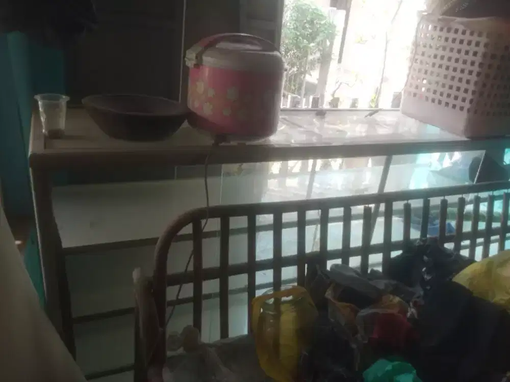 Etallase kaca buat berdagang