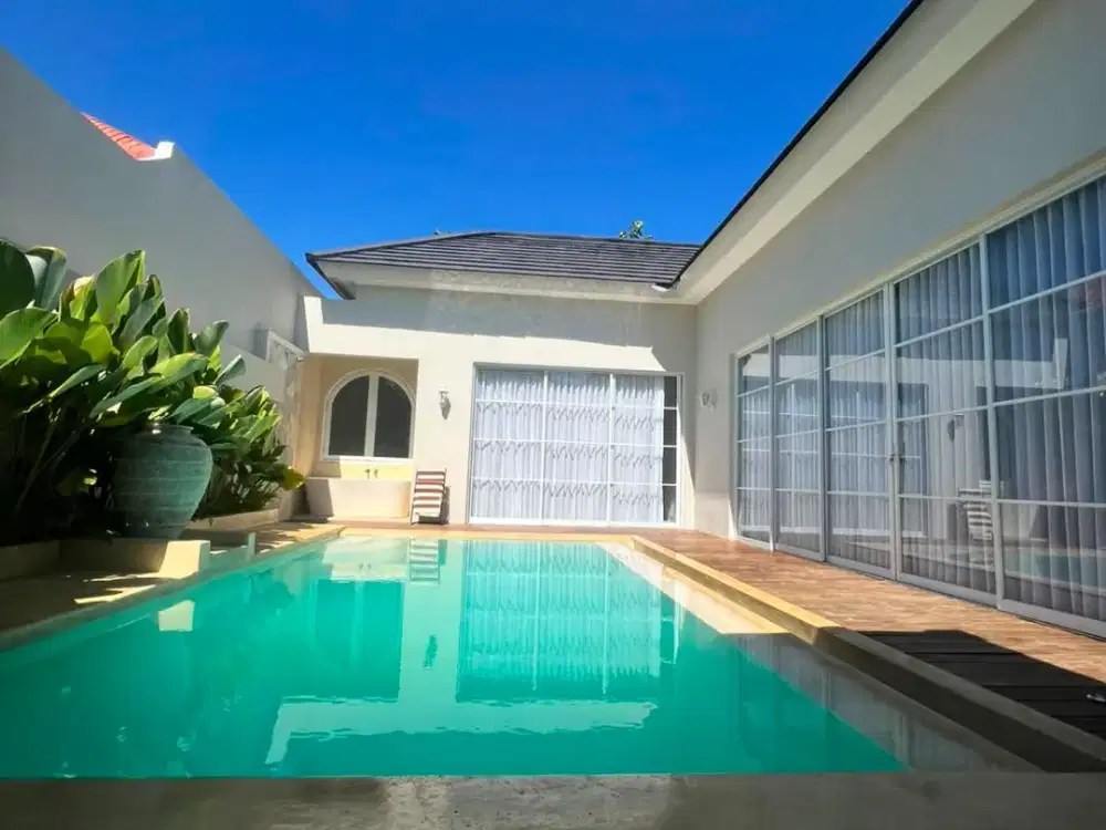 Disewakan - Villa Baru Bergaya Modern di Kawasan Sanur, Furnished, Dekat dengan Pantai Sanur