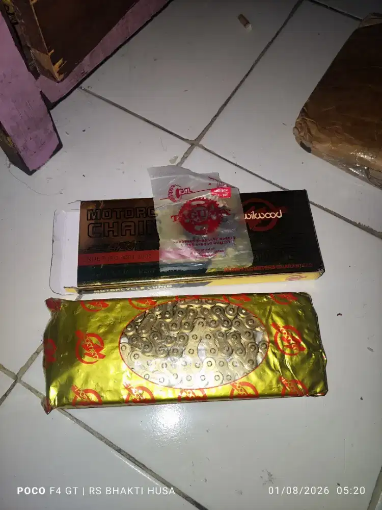 Rantai dan gear depan 428