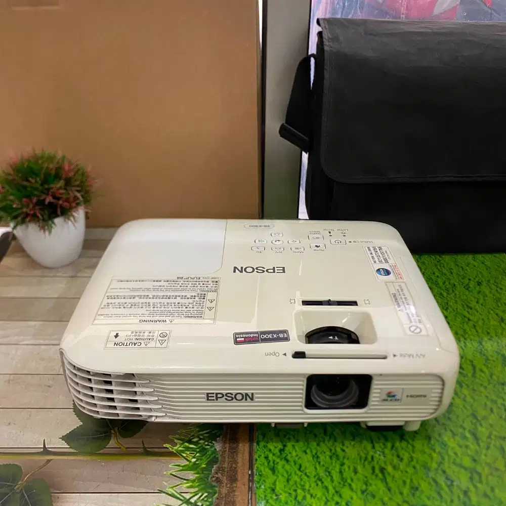 Proyektor Epson EB-X300 2.800 Lumens XGA (1024x768) 3LCD Technology