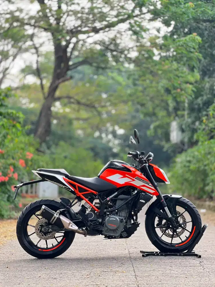 KTM DUKE 250 NON ABS 2017 ORANGE KM RENDAH PAJAK ON SIAP GAS TOURING