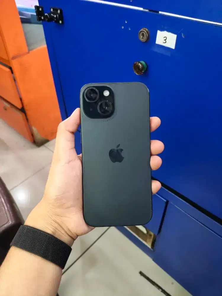 Seken iphone 15 128gb Garansi Resmi Apple Off