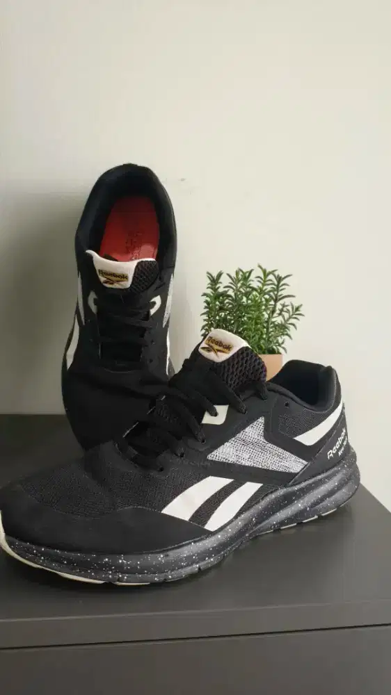 Reebok Runner FW1253 'Black White