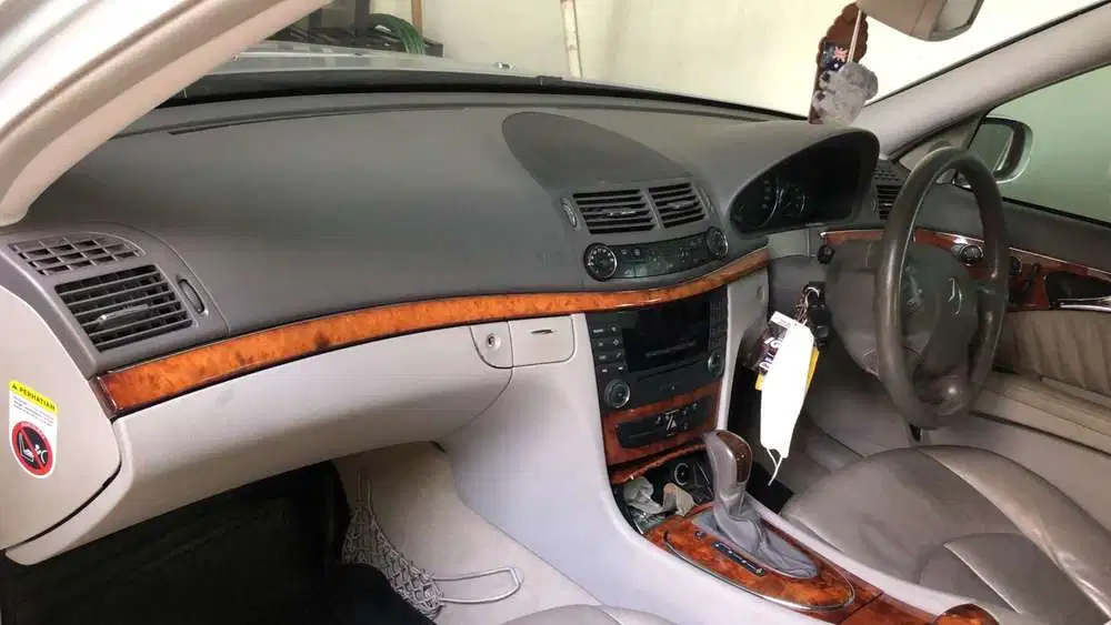 Mercedes-Benz E280 2007 Bensin