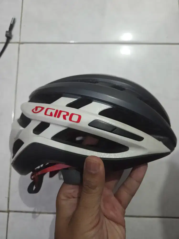 Helm sepeda giro agilis mips