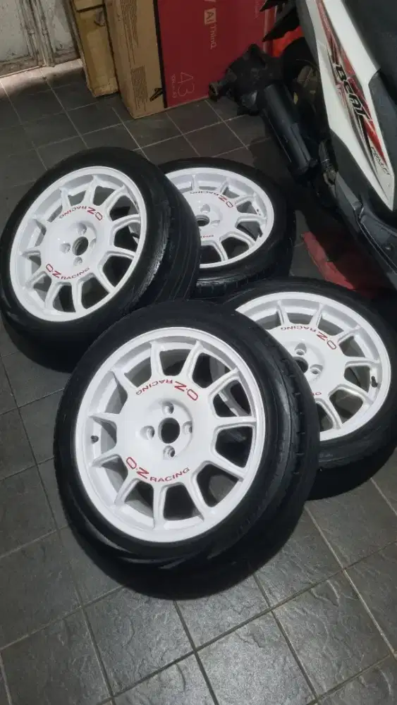 OZ Racing Leggenda R17x7 PCD 4x100