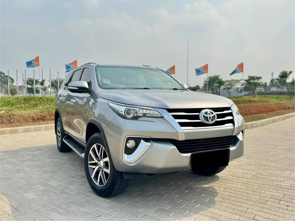 (KM 38 RIBU) Toyota Fortuner VRZ Silver 2016 SANGAT TERAWAT
