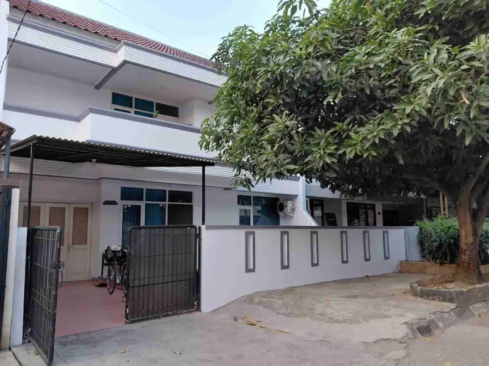 Dijual Rumah Siap Huni 2 lantai  atap sudah baja ringan di Taman Modern Cakung Jakarta Timur