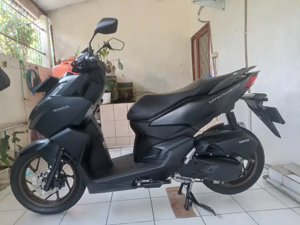 Honda vario 160 CBS tahun 2025 km 4000