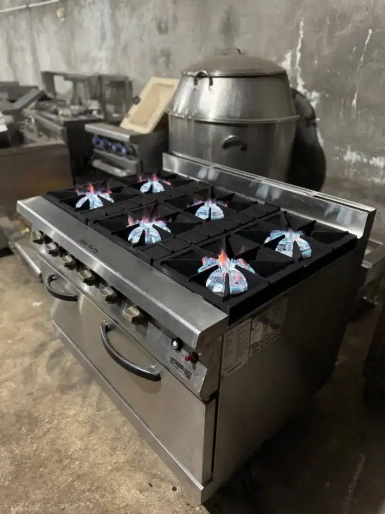 KOMPOR 6 TUNGKU MEDIUM PRESSURE WITH OVEN GETRA

Uk 105x80x85