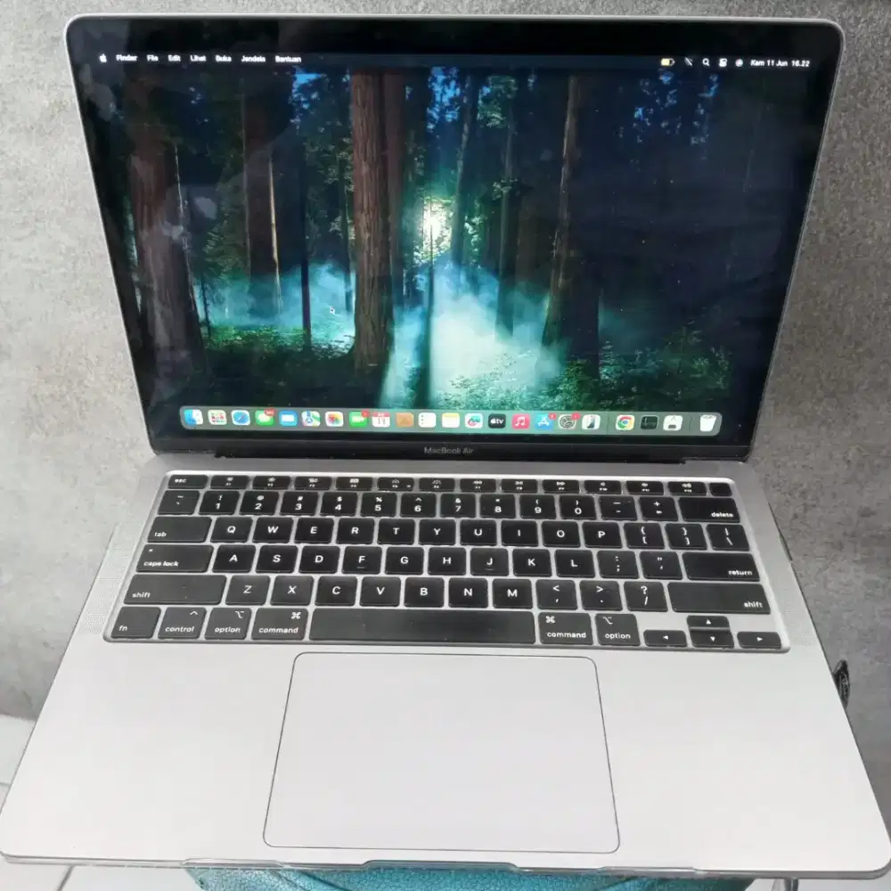 Dijual Laptop Macbook Air 2020