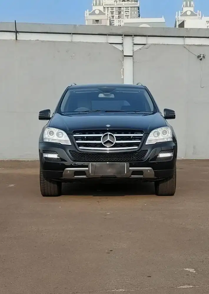 Mercedes Benz Mercy ML300 ML300 AWD AT 2011 Black on Beige