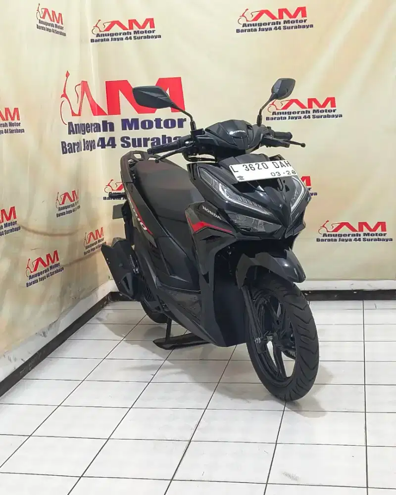 Mulus Km 2 Ribu Honda vario 125  tahun 2023 Hitam glossy