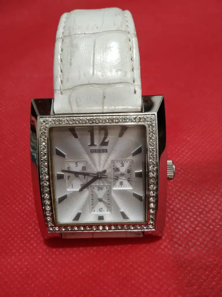 Bismillahirrahmanirrahim, jam tangan wanita Guess second ori asli
