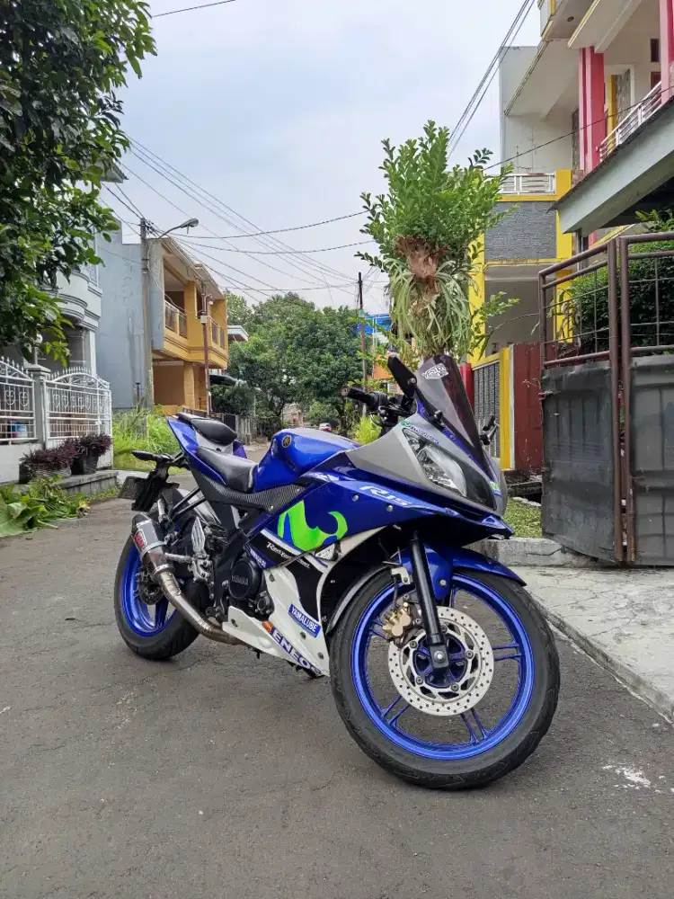 Yamaha R15 V2 2016