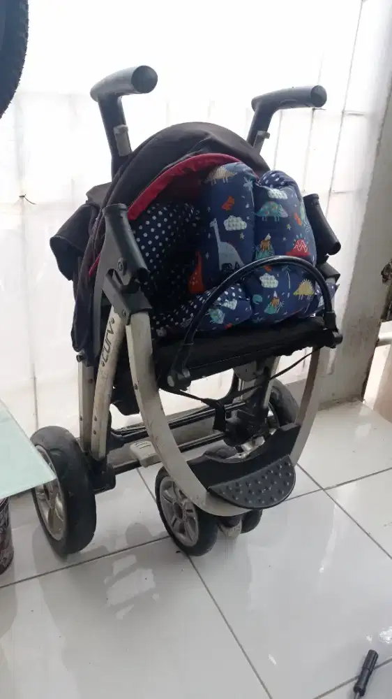 Stroller anak bekas