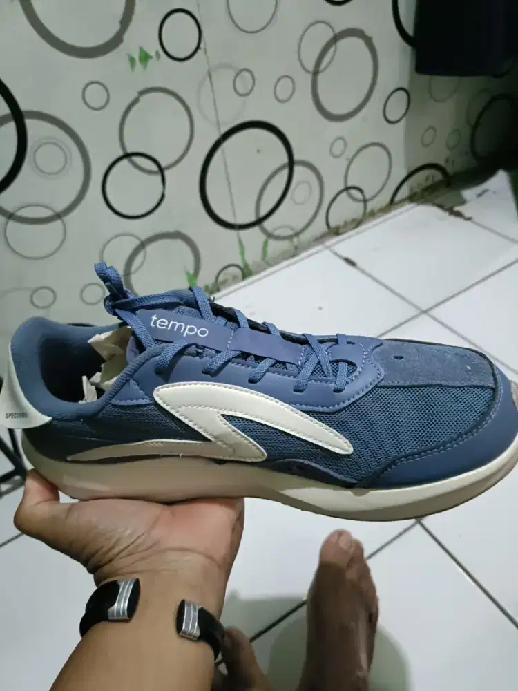 Sepatu Spesc shopping
