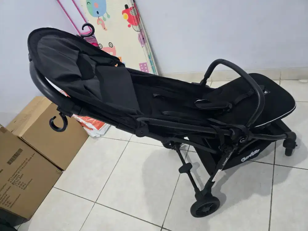 Stroller Ionic Merk COCOLATTE warna Hitam