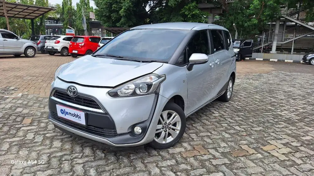 TDP 1 JUTA Toyota Sienta 1.5 V Bensin-AT 2017 Silver CSMQB