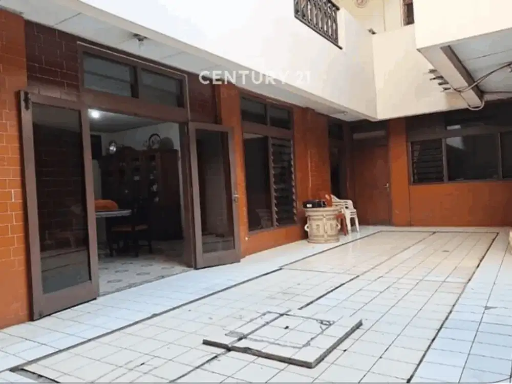 Rumah Lokasi  Dipinggir Jalan Raya Di Setiabudi-Saharjo-Jak Sel