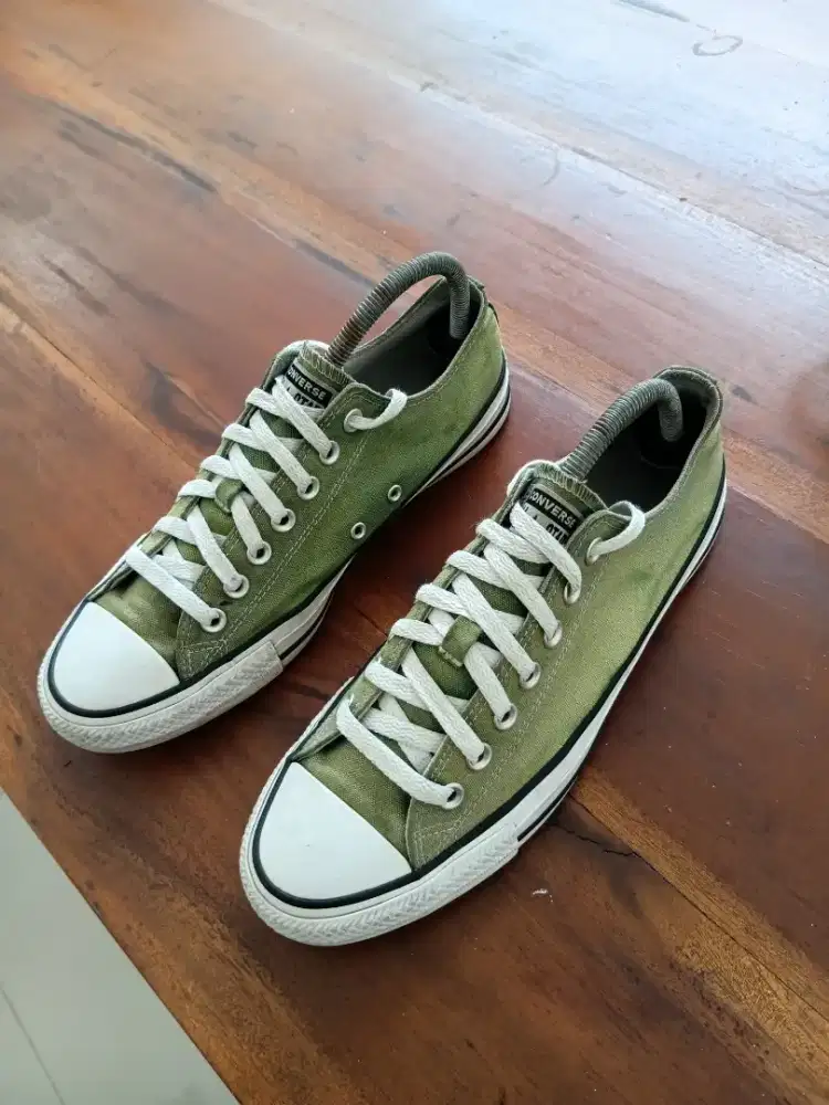 Sepatu converse original uk 42
