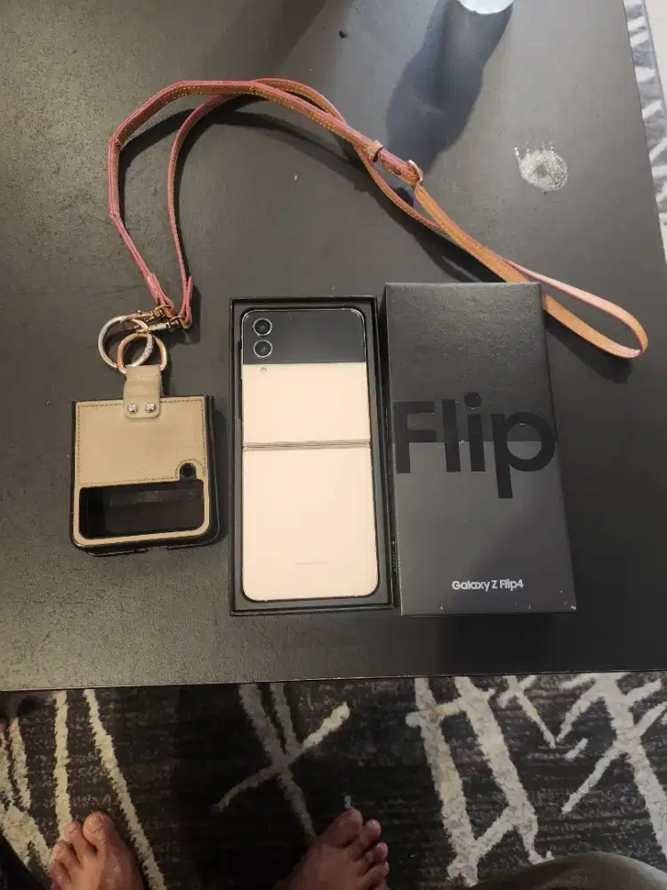 Samsung Flip  4 Fullset..Minus !!!