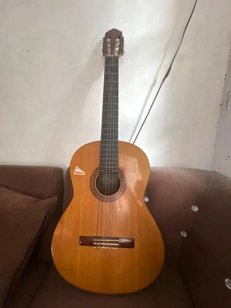 DIJUAL CEPAT GITAR YAMAHA C315