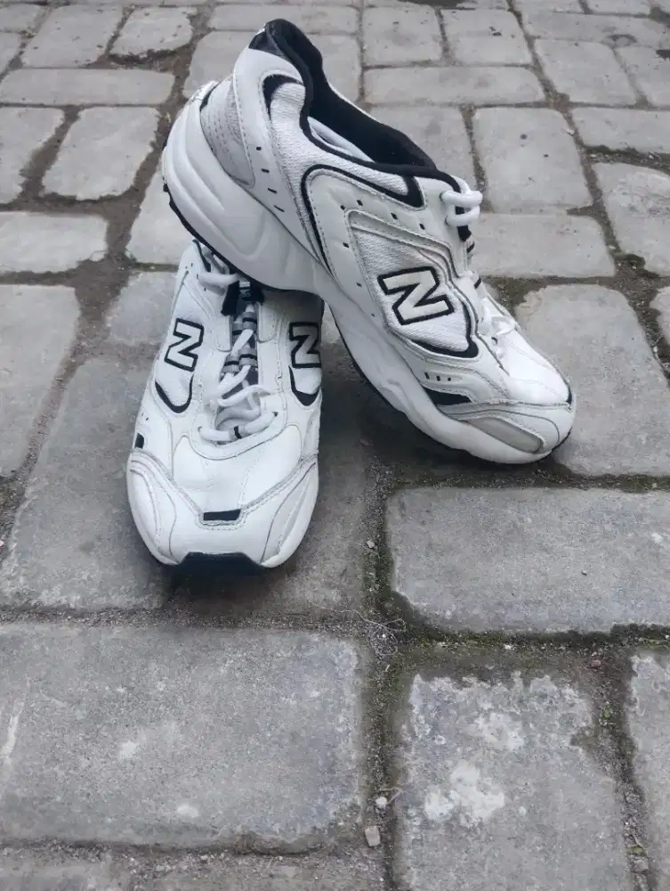 SEPATU MERK NEW BALANCE