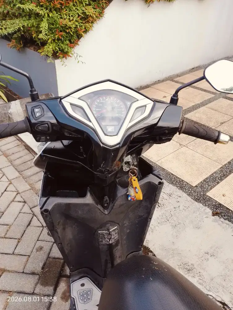 Honda Vario 125 KZR 2012 putih