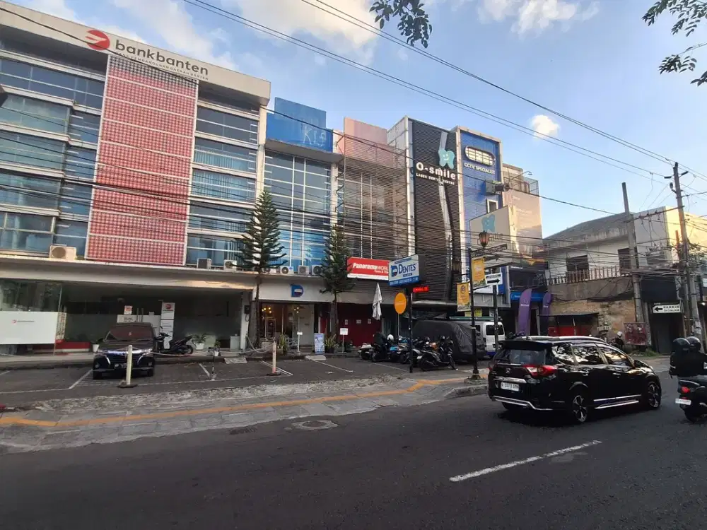 Ruko gandeng 3 lantai samping Lipppo Plaza Jogjakarta
