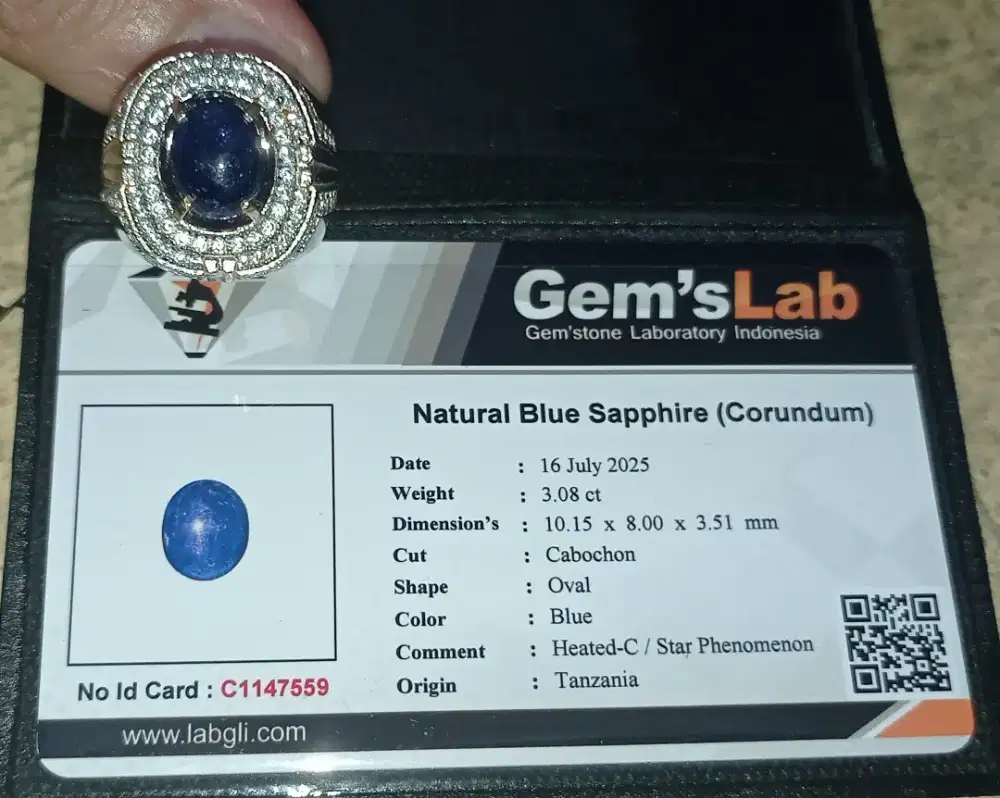 Natural blue saphire
