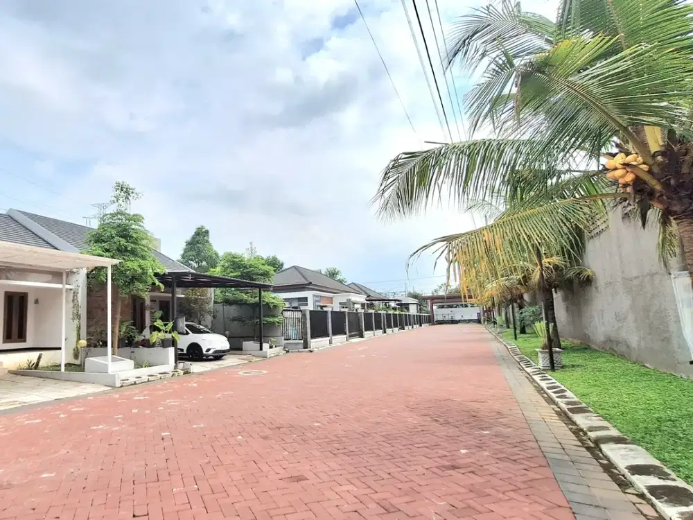 Rumah Asri terawat dalam perumahan one gate Sistem Jogja selatan