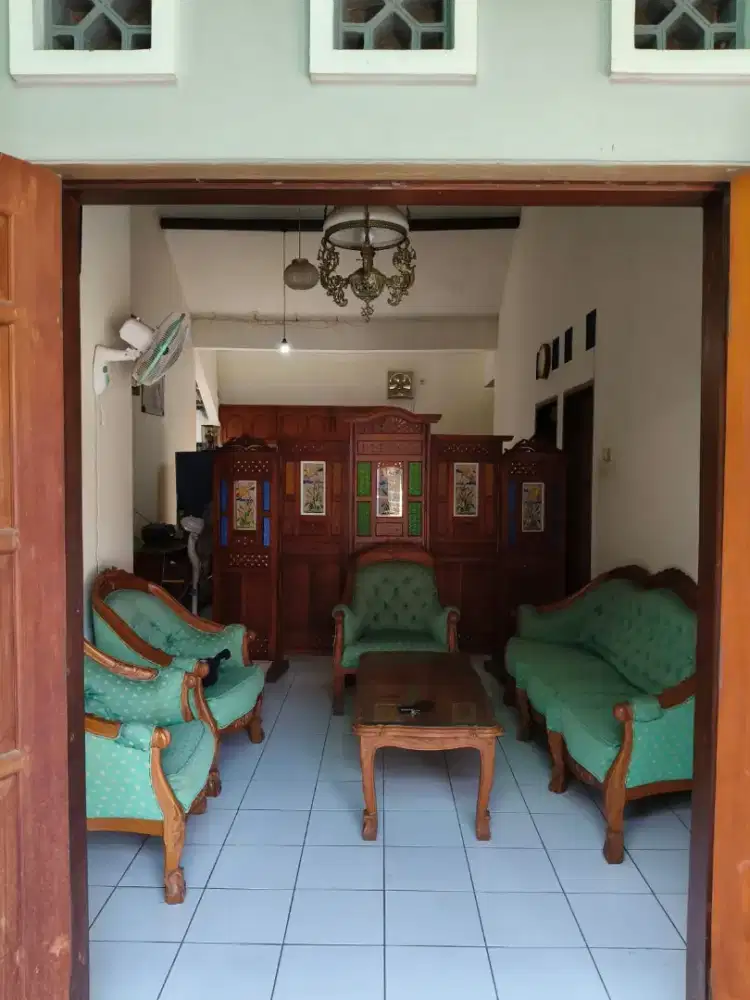 Rumah 2 Lantai Lokasi Strategis Jalan Kaki 1 Menit ke RS KSH dan BPN