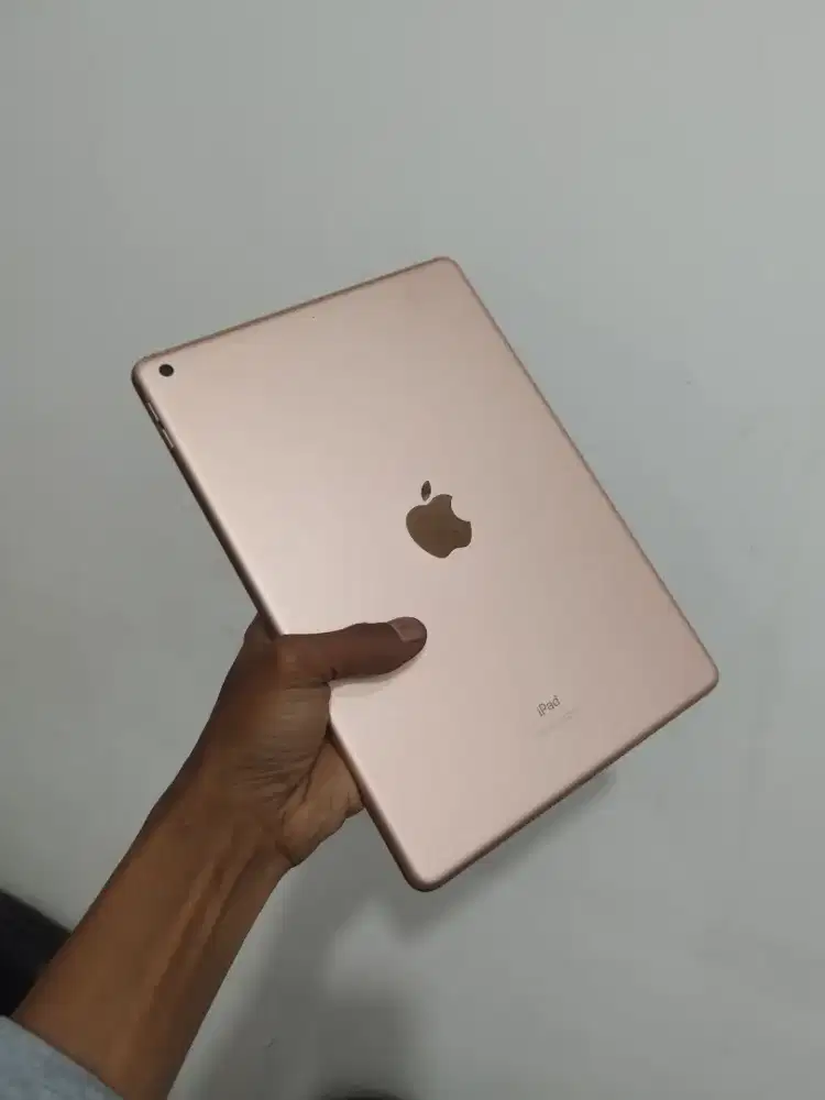 Apple ipad gen 8 32gb inter