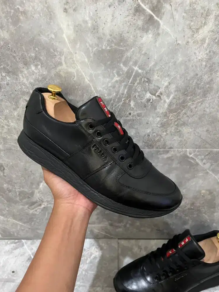 Sepatu Prada Original Sneakers casual Formal bally gucci bekas lv