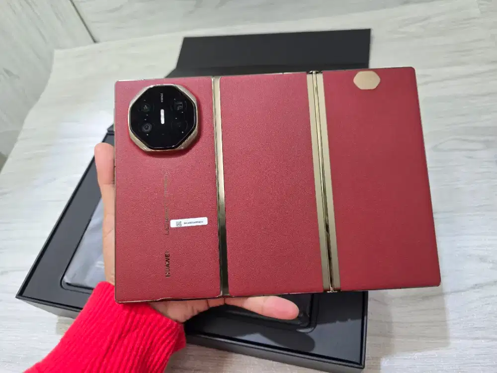 HUAWEI MATE XT ULTIMATE DESIGN