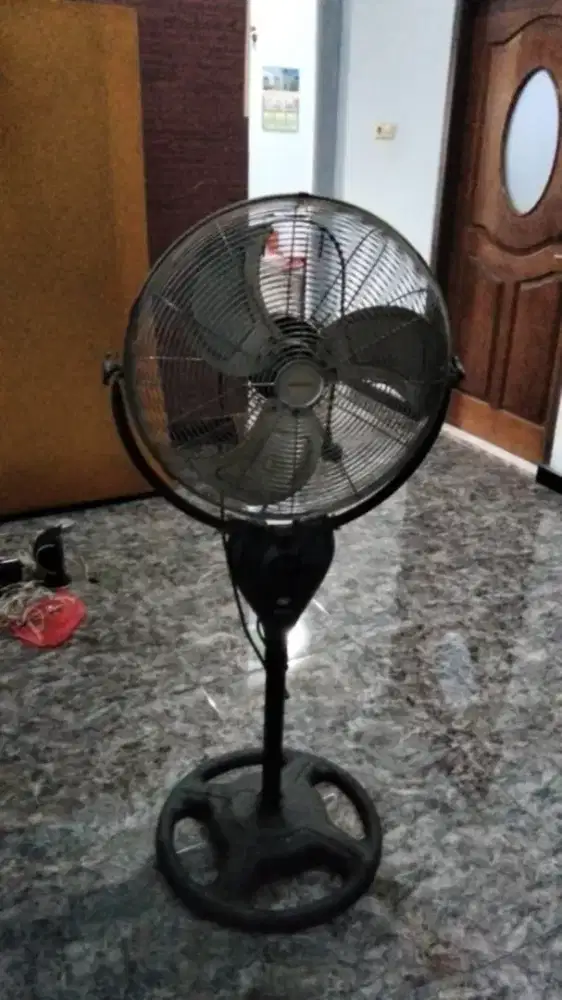 Kipas angin merek polytron