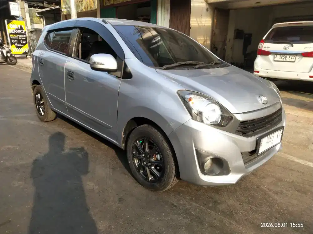 ayla x 1.0 m/t 2023 silver Istimewa