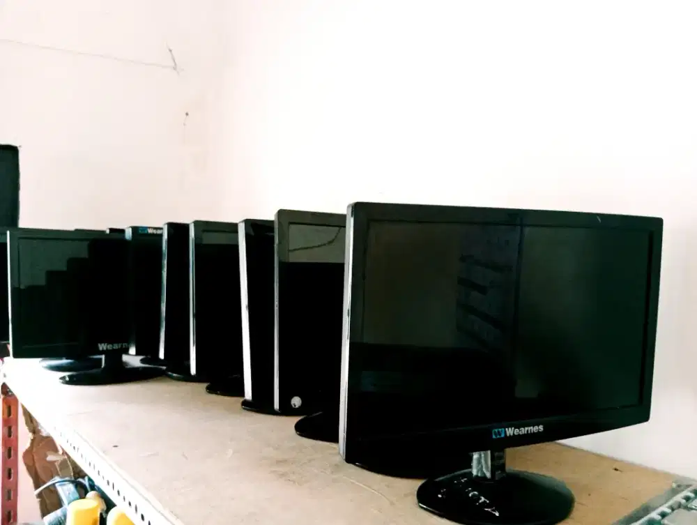 LED monitor 16 inc