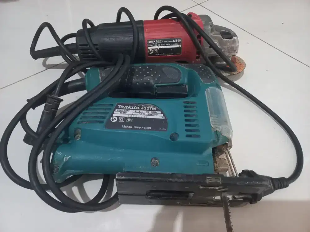 Satu paket Gergaji listrik ( Jigsaw) merk Makita+ gerinda tangan
