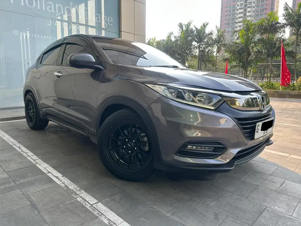 Honda HR-V 1.5 E CVT 2019 Reg 2020 Full Upgrade Tangan Pertama